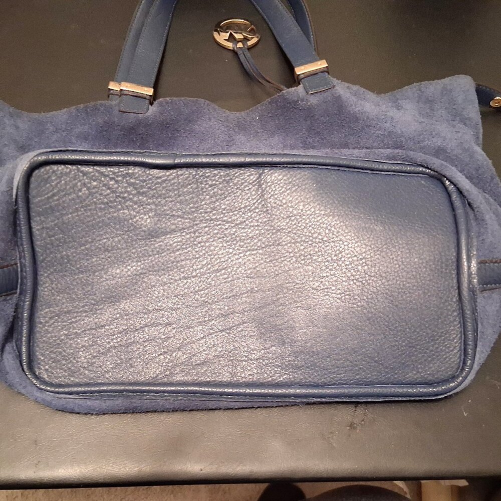 Michael Kors Perforated Blue Leather Tote Bag with Signature "MK" Logo Hardware - Picture 12 of 16